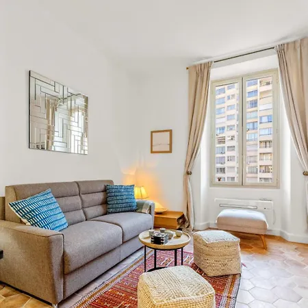 Ref 2038 - - Superb Fully Renovated One-bedroom Cannes