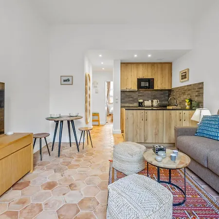 Апартаменты Ref 2038 - - Superb Fully Renovated One-bedroom Канны