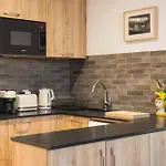 Appartement Ref 2038 - - Superb Fully Renovated One-bedroom *