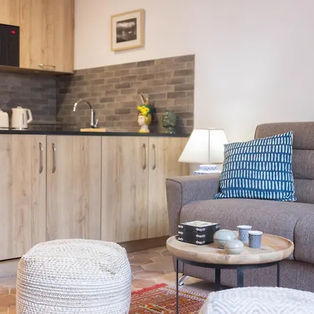 Ref 2038 - - Superb Fully Renovated One-bedroom Apartment Cannes