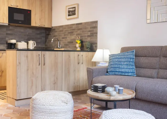 Ref 2038 - - Superbe Deux Pièces Entièrement Rénové Appartement Cannes